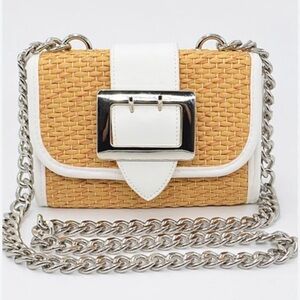 Crossbody straw bag with silver chain